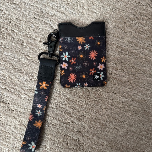 Thread Wallet card holder and wrist strap - Picture 5 of 7